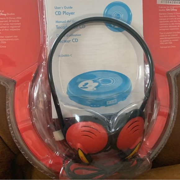 Y2K Disney Mickey Mouse CD Player & headphones Brand New NIB NWT - Picture 5 of 8
